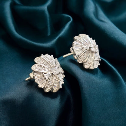 Crownlight – Royal 925 Silver Studs of Elegance