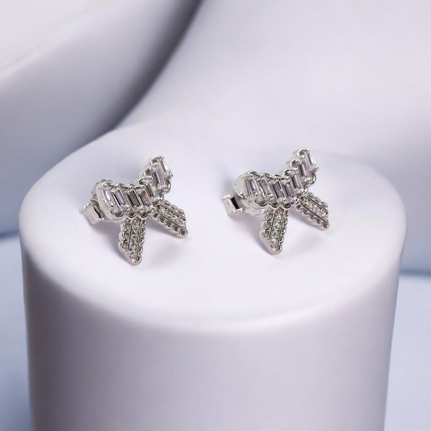Cute Bow shaped sterling silver earring