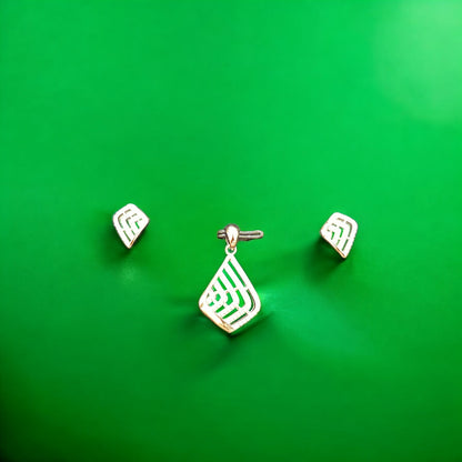 Diamond lookalike 925 pendant set