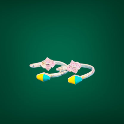 Sleek dual tone toe ring