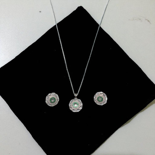 Elegant Emerald Silver pendant set