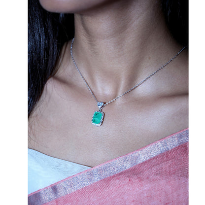 Eternal Bloom – Sterling Silver 925 Pendant Set with Emerald Soul