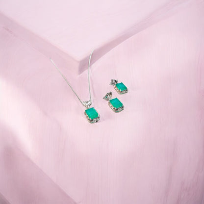 Eternal Bloom – Sterling Silver 925 Pendant Set with Emerald Soul
