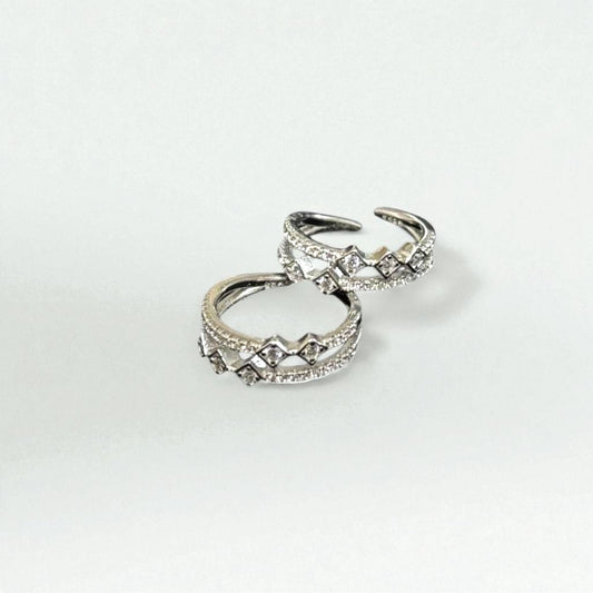 Double layer assymetric toe ring