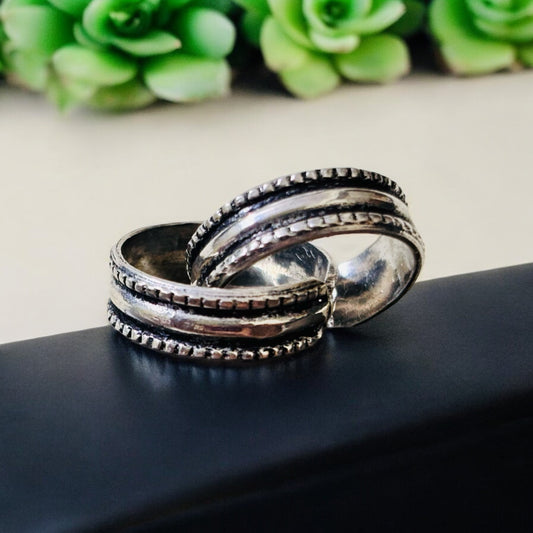 Oxidised stripped Toe ring