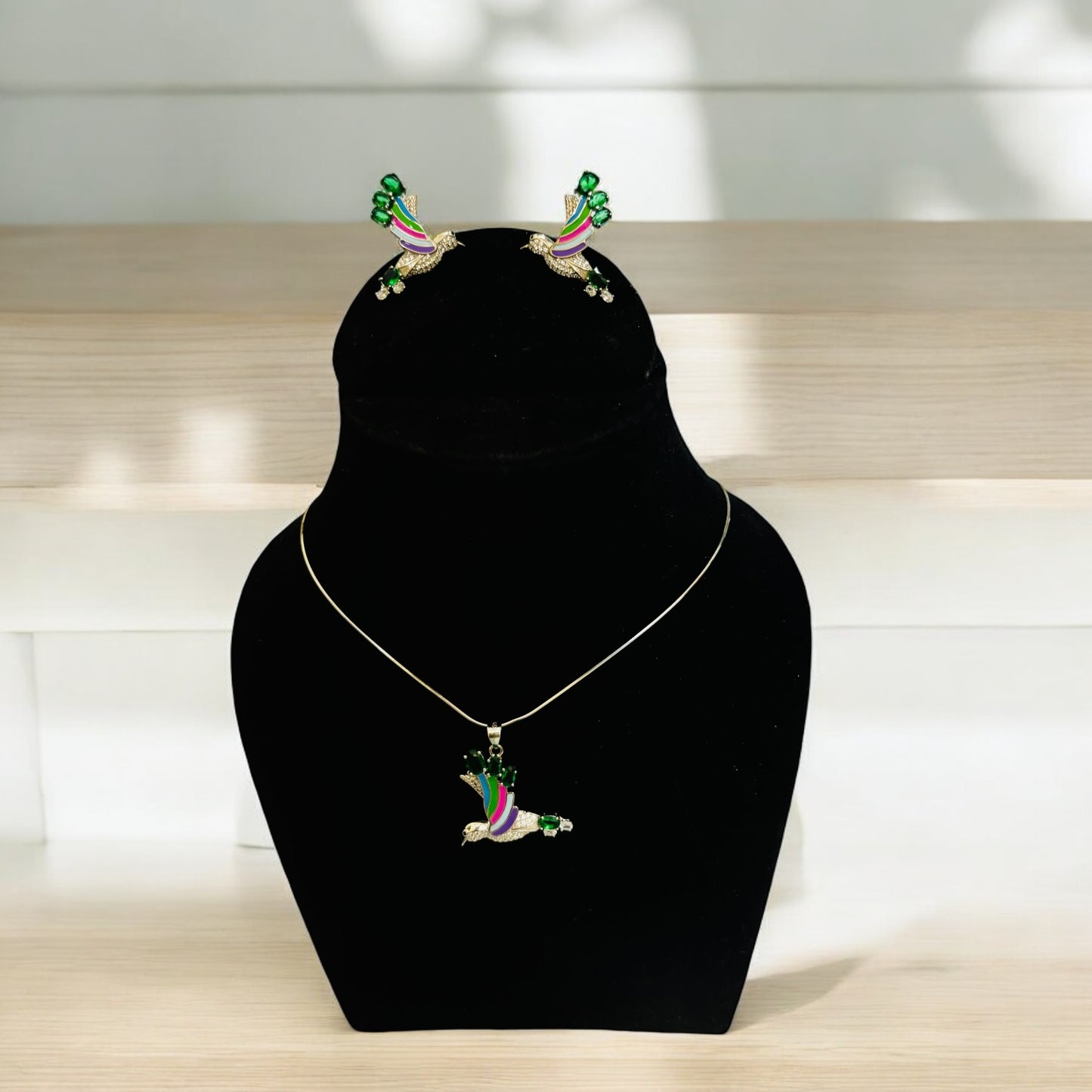 Flying Hummingbird pendant set