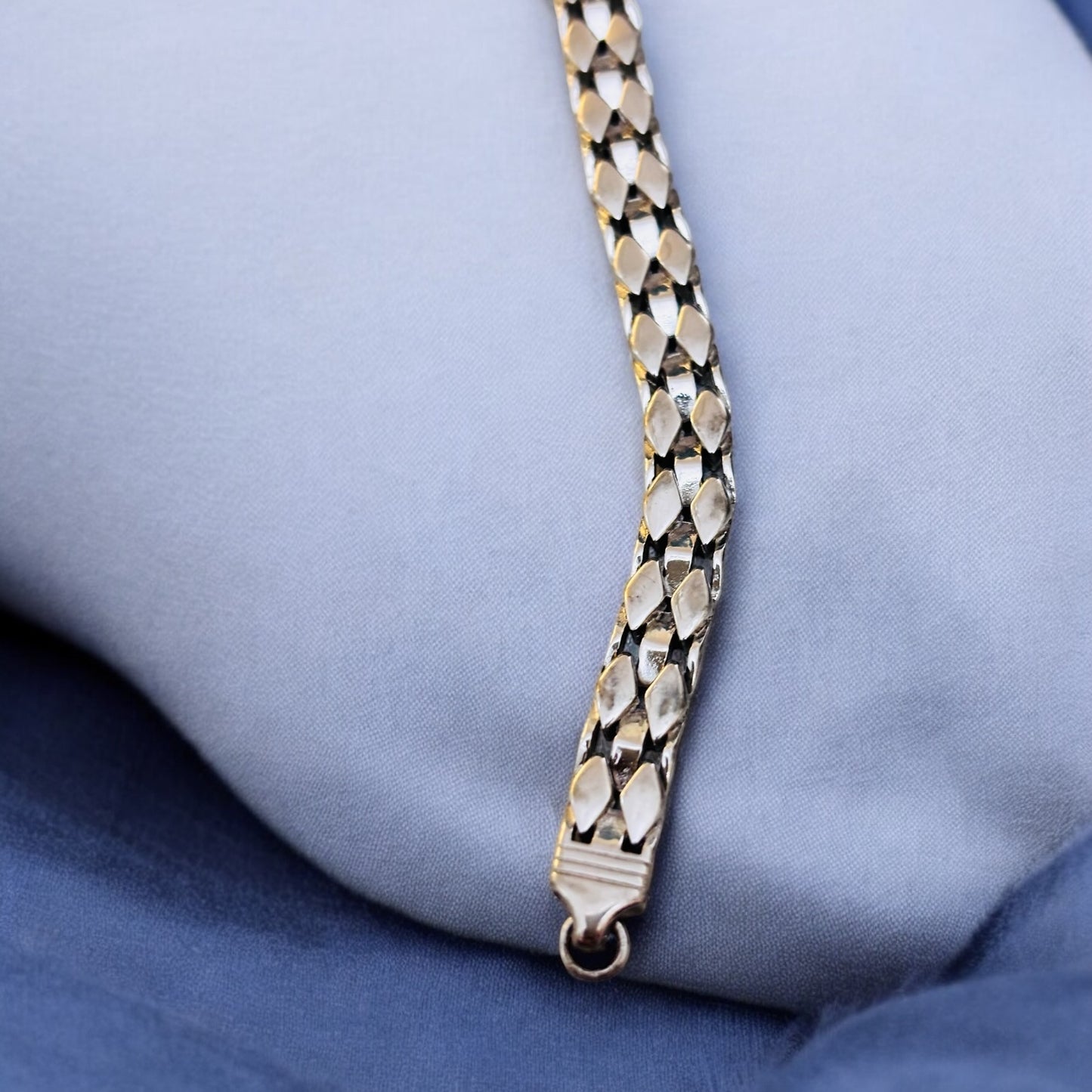 Sleek Men’s Snake Silver Bracelet