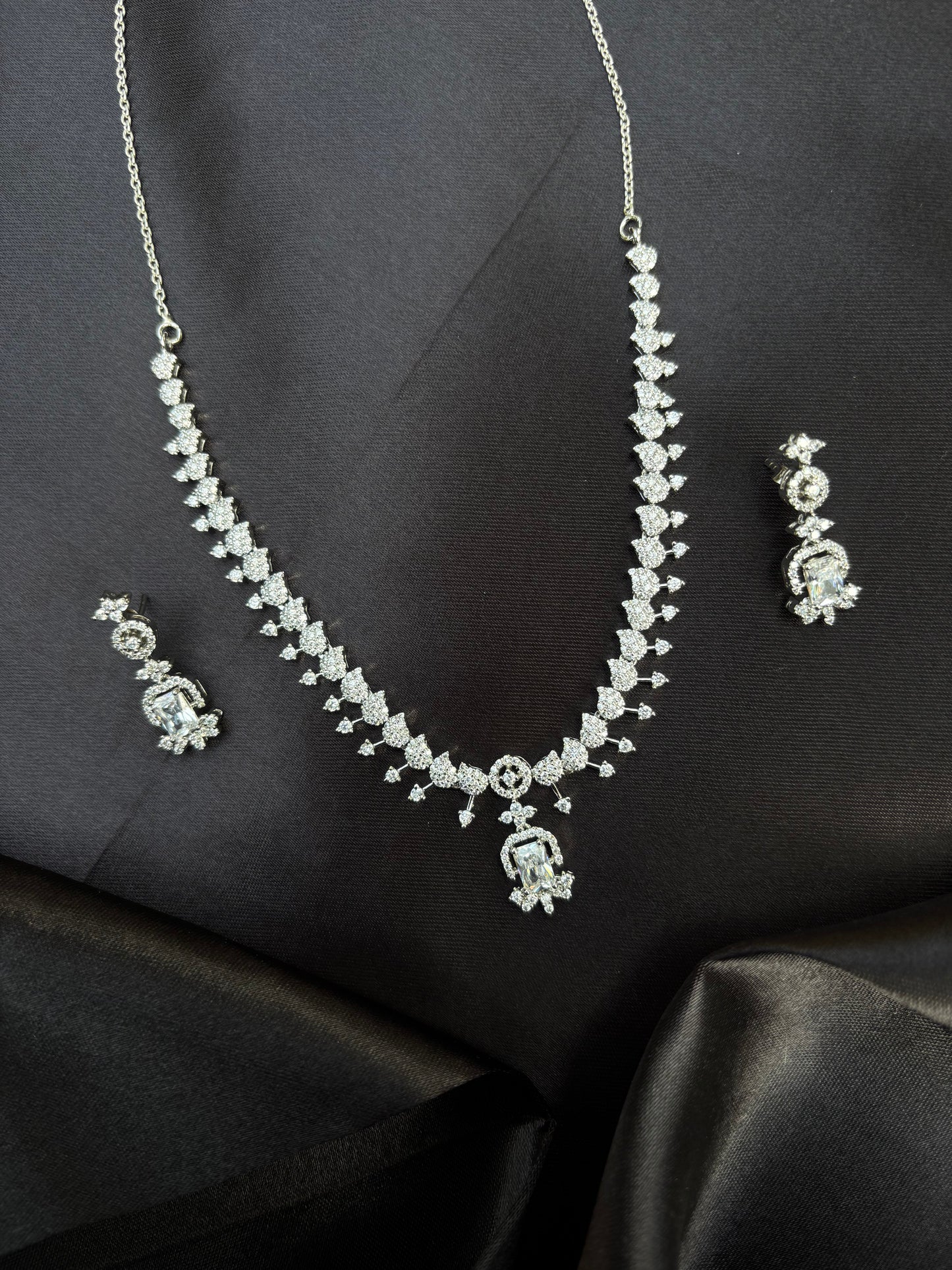 Sparkling Silver Necklace Set