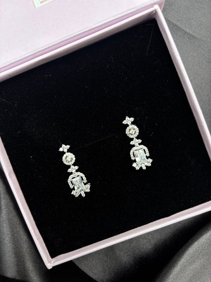 Sparkling Silver Necklace Set
