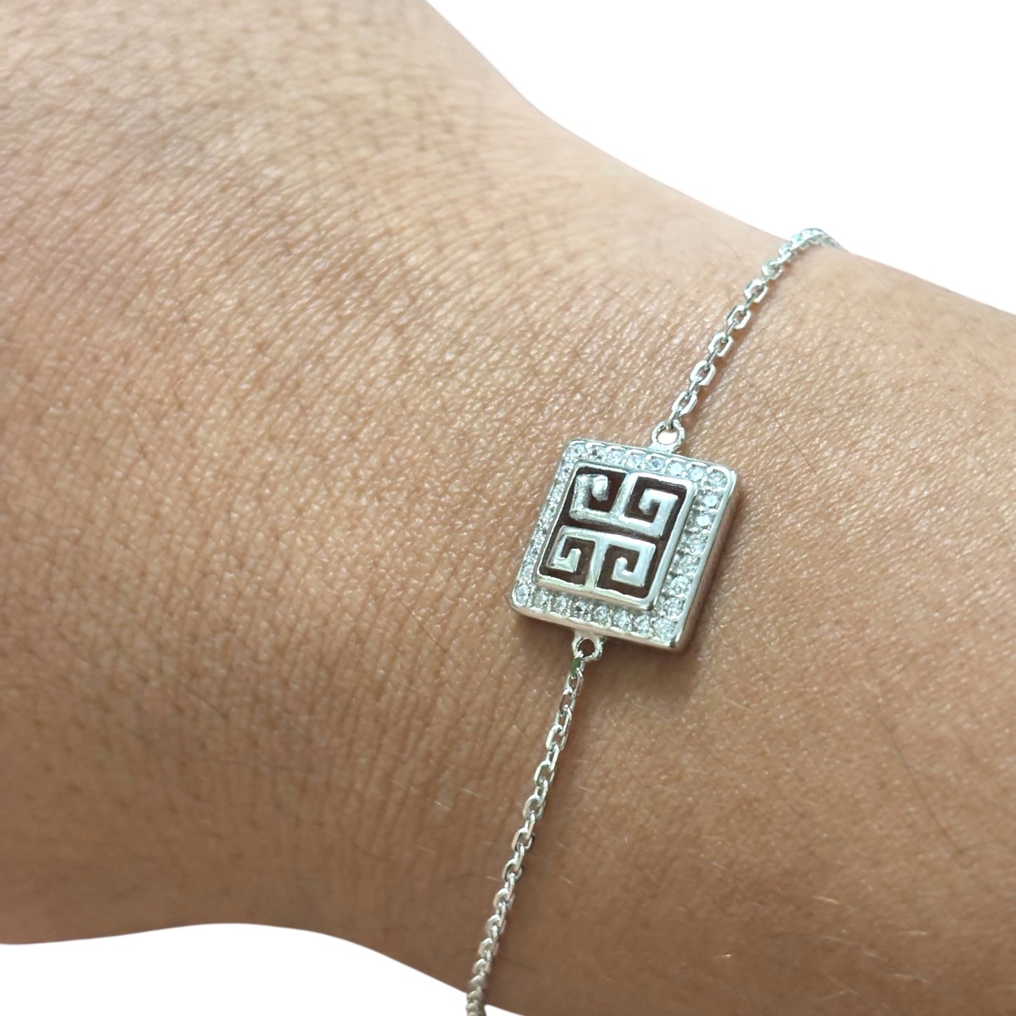 Minimal Elegant Charm Bracelet