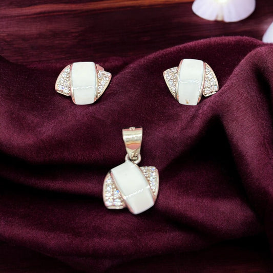 Petal Enamel Pendant set