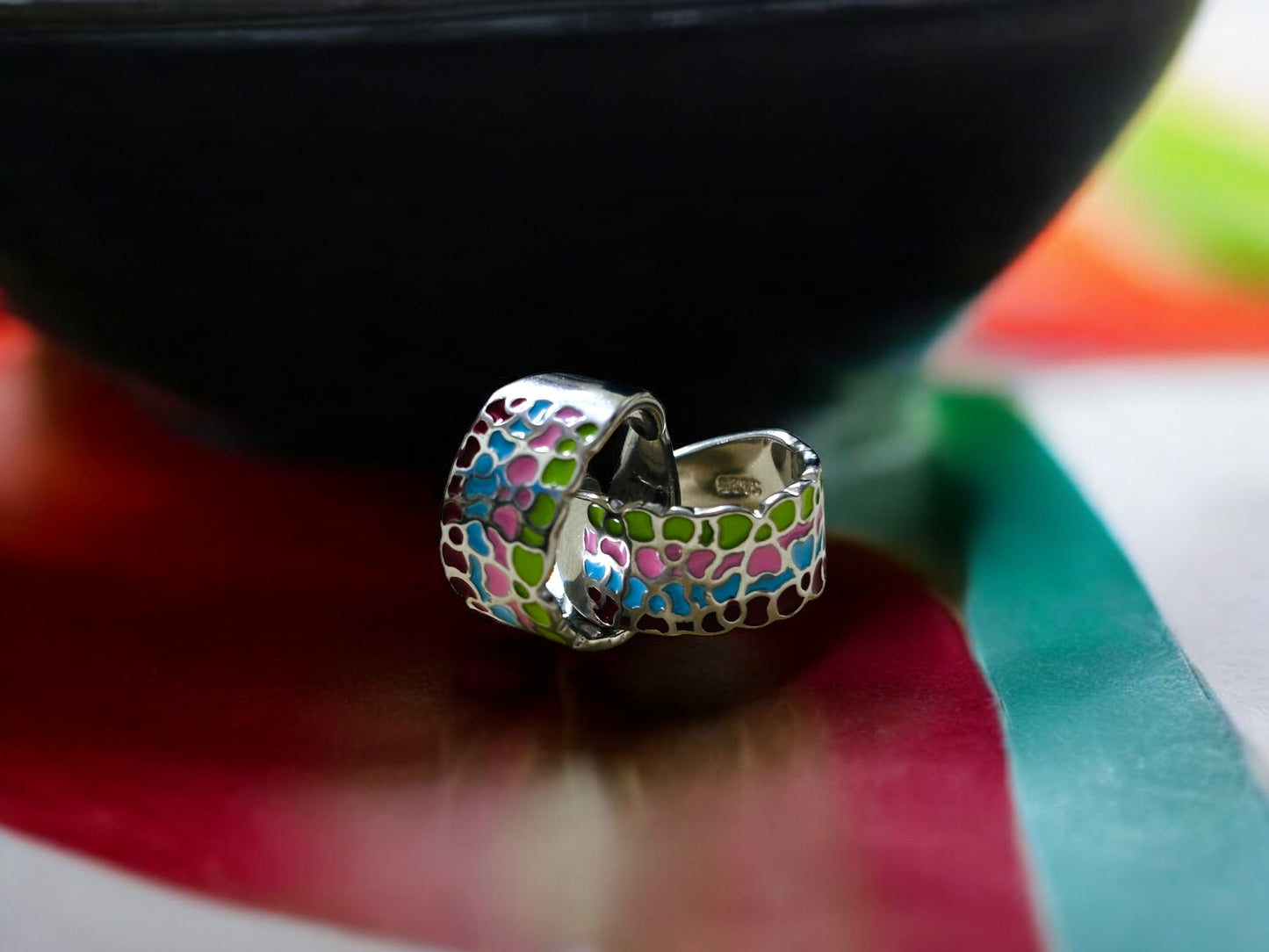 Rainbow graffiti enamel toe ring