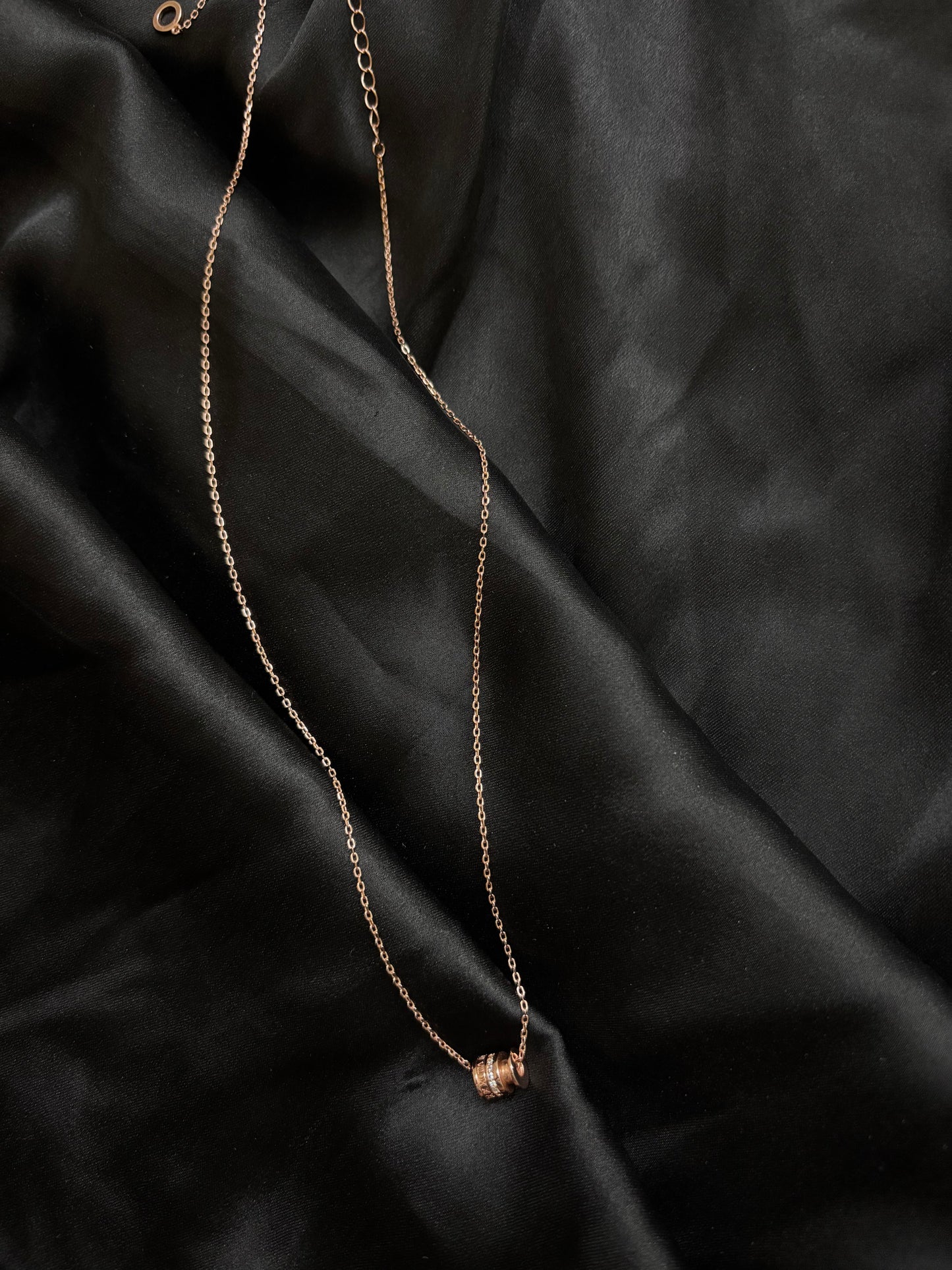 Rose Gold cylindrical pendant Silver Set