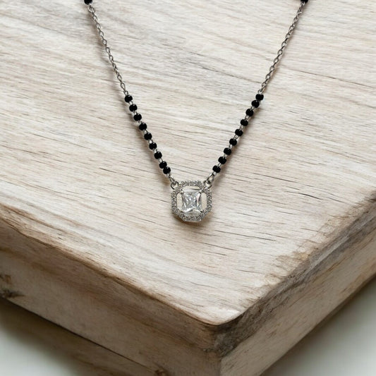 Solitaire locket Mangalsutra