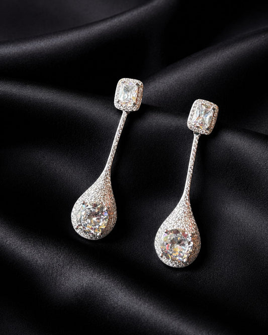 Tear drop solid Solitaire Party earring