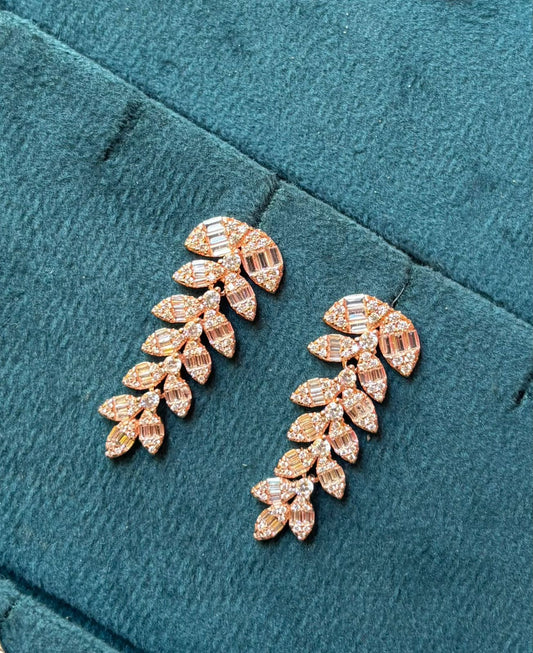 Cluster of petals Rose gold earring